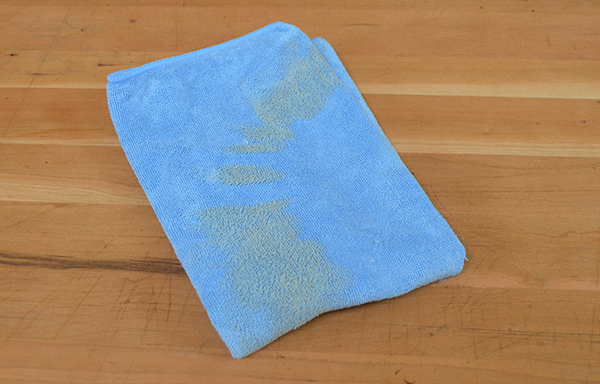 Effectiveness of Microfiber Cloths-image courtesy of woodcademy.com